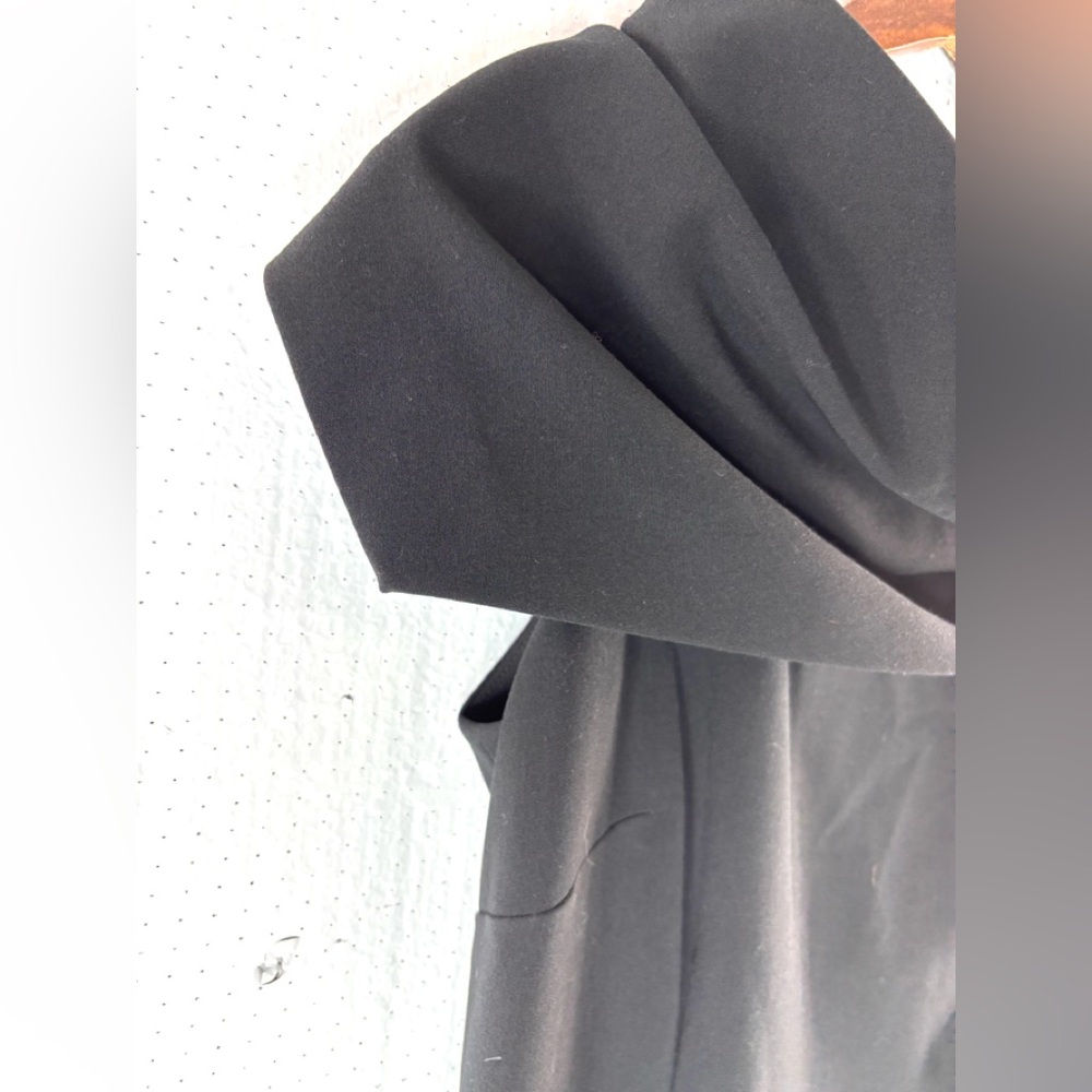 Ellen Tracy 8 Sleeveless Classic Black Dress w Asymmetrical Neckline - Funeral - Picture 5 of 10